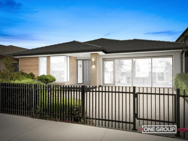 DISPLAY HOME | 3 LIVING | PREMIUM UPGRADES!