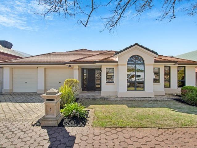 Display Home Style Family Living By The Lake In Tightly Held Oakden