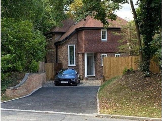 Ditton Hill, Surbiton KT6, 3 bed detached house to rent, £3,467 pcm | PrimeLocation