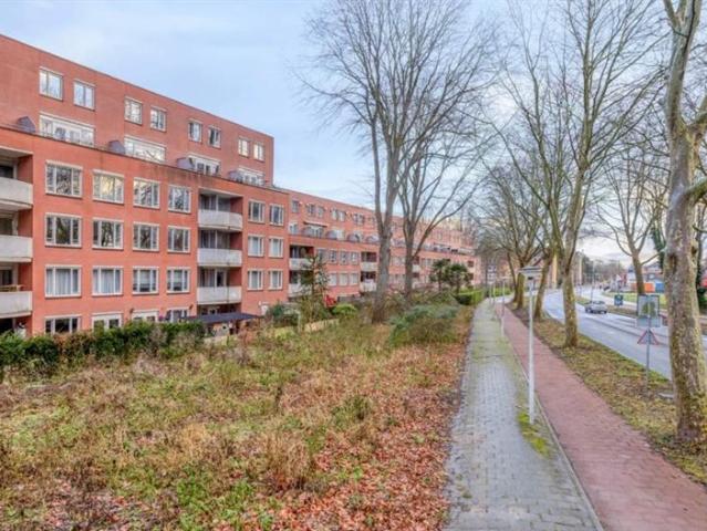 Dit ruime vierkamer appartement van 92 m2 met