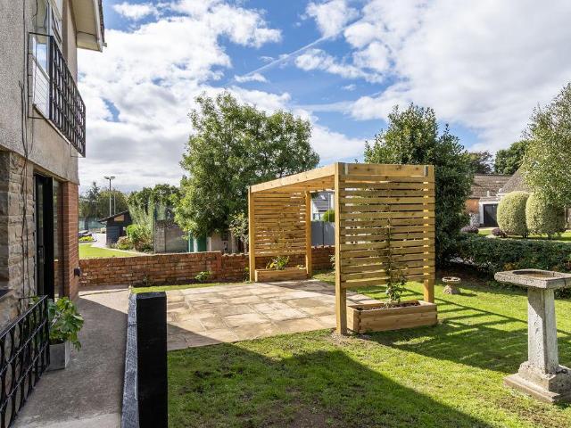 Ditchling Court, Penarth 2 bed ground floor flat to rent £1,500 pcm £346 pw