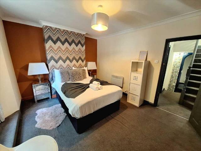 Ditchling Road, Brighton 2 bed apartment to rent £1,550 pcm £358 pw