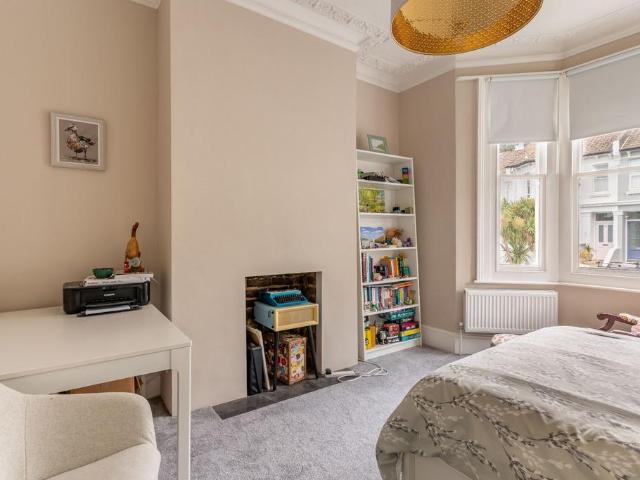 Ditchling Rise, Brighton 1 bed apartment to rent £1,250 pcm £288 pw