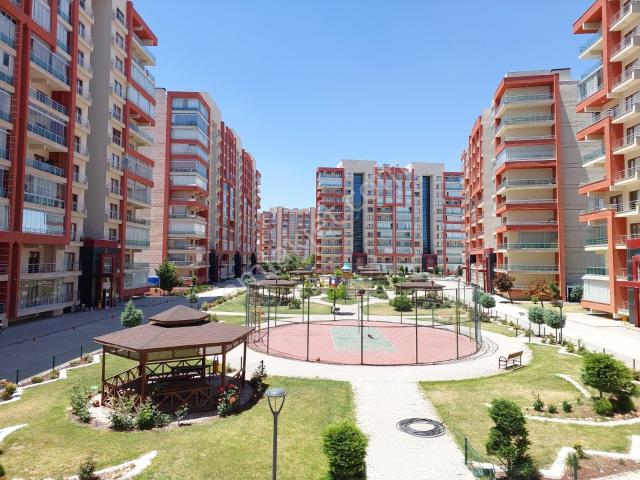 Divanpark Konutlarında 2+1 Arakat Kapalı Otoparklı Kiralık Daire