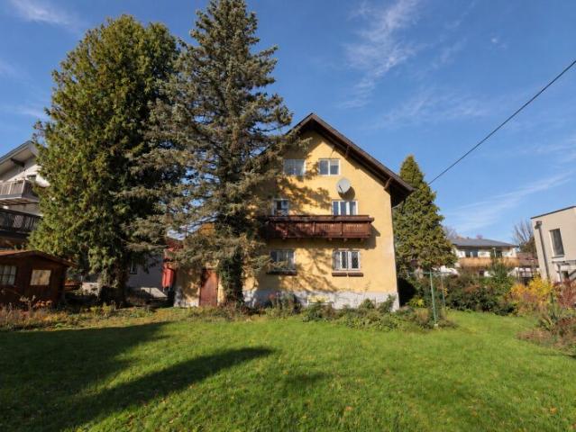 Diverse Möglichkeiten: Sanierungsbedürftiges Einfamilienhaus mit großzügigem Garten in begehrter Lage von Salzburg