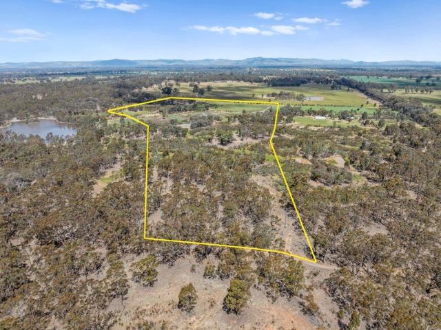Diverse landscape Private 59.9Acres Water Bushlands Grazing Wetlands Powerline Running Across Land