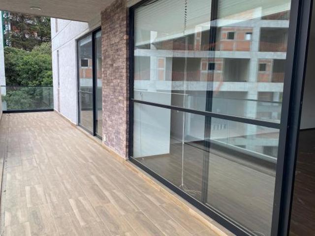 Departamento de 210 m² con 3 recámaras y cuarto de servicio en venta frente a Academia de Policía
