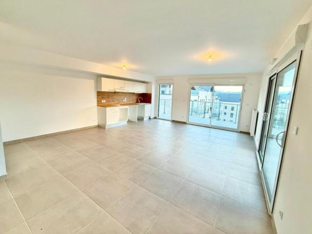 Divonne les Bains 01220, T4 avec 2 balcons, vue, garage
