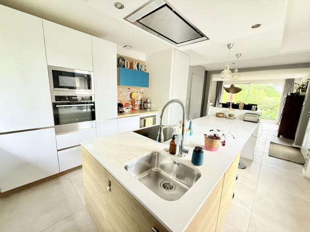 Divonne les Bains 01220, villa 241m2 habitables, 6 chambres