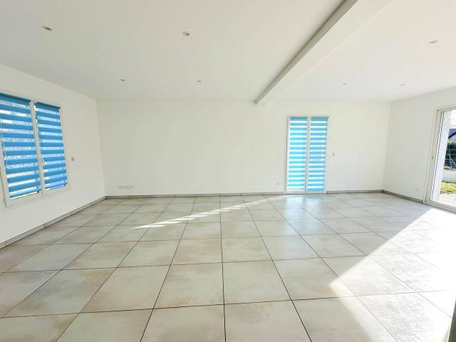 DIVONNE LES BAINS VILLA NON MEUBLEE AVEC 4 CHAMBRES 3 SALLES