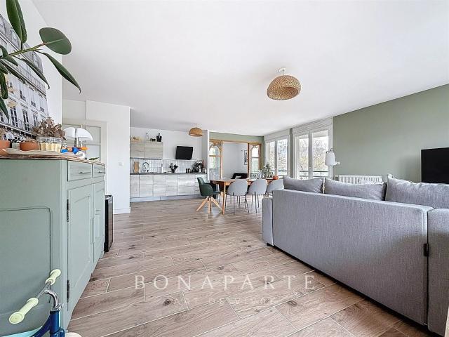 Divonne Les Bains – Appartement Rénové De Standing Avec Terr. 103m² Divonne les Bains