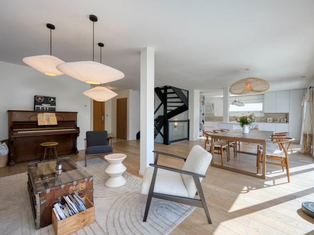 DIVONNE LES BAINS — Maison contemporaine T5 avec jardin pays. 173m² Divonne les Bains