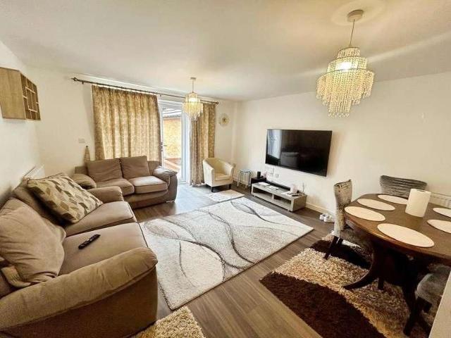 Divot Way, Basingstoke, Hampshire, RG24