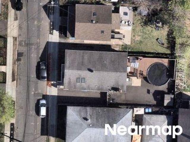 Dix St