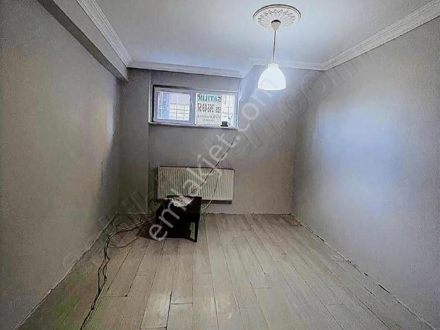 Diyar Gayrimenkul 1+1 Satılık Daire Kasap Hurşit Sokakta