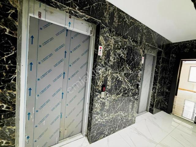 Diyarbakır Yoluna Sıfır 5 Odalı Lüks Ara Kat Daire