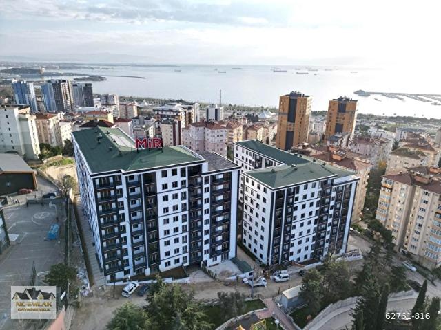 DOĞU MH FULL DENİZ MANZARALI METRONUN DİBİNDE 2+1 ARA KAT DAİRE