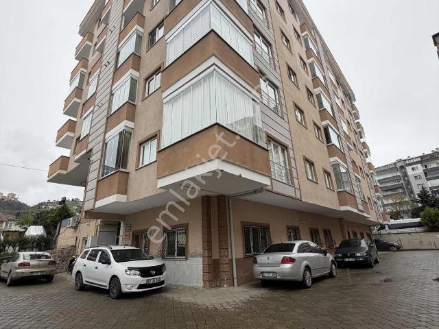 Doğu Gayrimenkulden Merkezi Yerde Kiralık 3+0 Giriş Katı