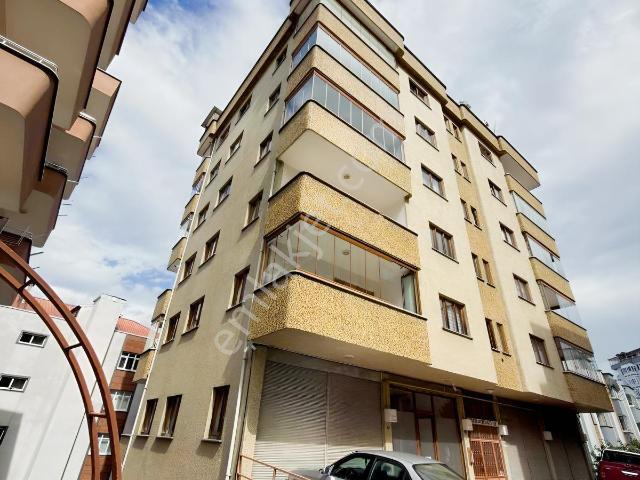 Doğu Gayrimenkulden Söğütlüde Merkezi Konumda 3+1 Kiralık Daire
