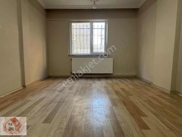 Doğuştan Armağanevlerde Satılık Bahçe Katı Daire 85 M & 2+1
