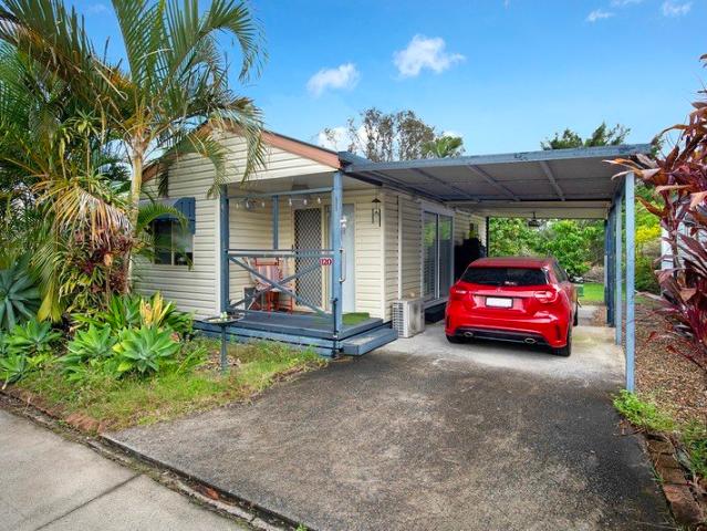 Do You Work on the Gold Coast but Live Elsewhere? This small well equipped Cottage could be your part time Home!