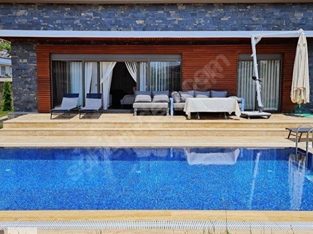 Doğa Manzaralı Muhteşem Kiralık Villa