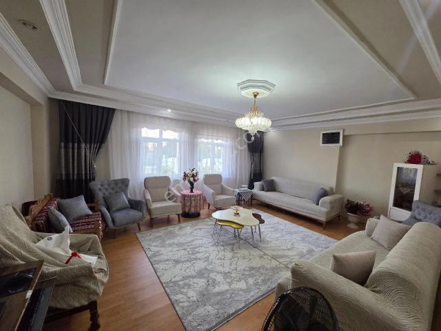 Doğa Manzaralı 3+1 | 185m² Ara Kat Satılık Daire