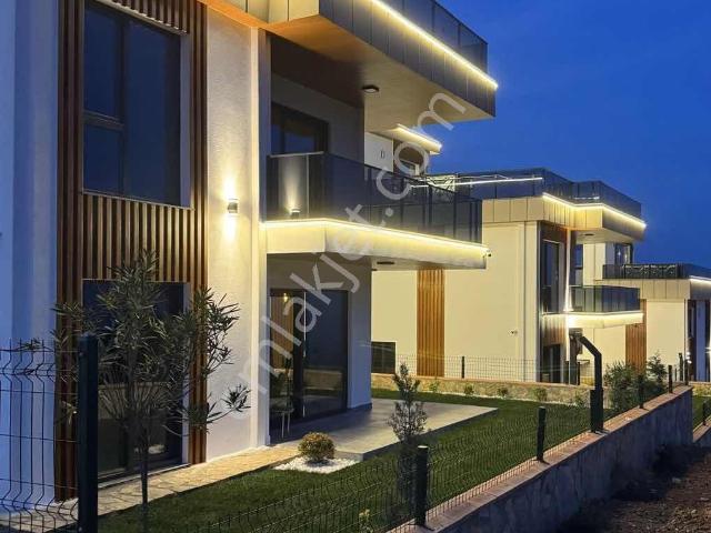 Doğa Ve Deniz Manzaralı Daire Takaslı Satılık Villa