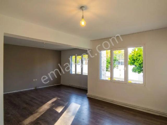 Doğalgazlı 2 Balkonlu kapalı Mutfak büyük Ve Ucuz 2+1 Kiralık Boş Daire