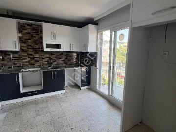 Doğalgazlı3+1cadde Üzeri Çift Cephe Merkezi Konum Kiralık Daire