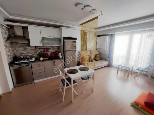 Doğalgazlı,full Eşyalı,merkezi Konumda Geniş 1+1