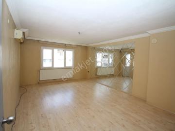 Doğalgazlı Otoparklı Tadilatlı Bakımlı Geniş Ferah 3+1 Daire