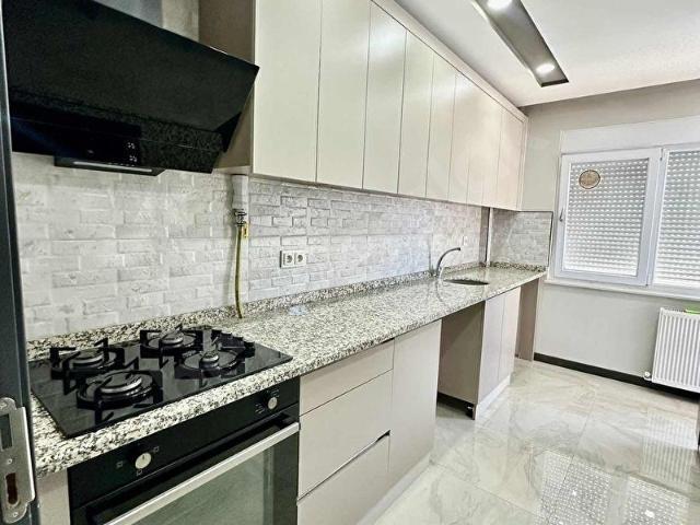 DOĞALGAZLI KLİMALI CAM BALKONLU 2+1 PIRIL PIRIL DAİRE