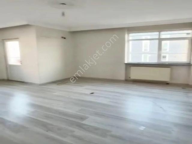 Doğan Araslı Bulvarı Üzeri Çift Balkonlu Kiralık 2+1 Fırsat Daire