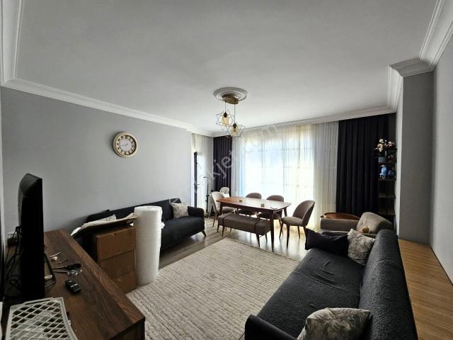 Doğan Emlak 'tan Ana Cadde Üzeri Kiralık 2+1 Arakat Daire