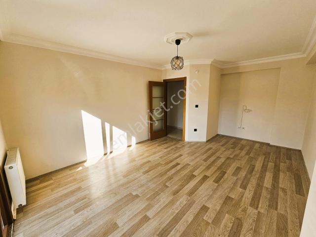 Doğan Emlak' Tan Ortadağ Merkezde Kiralık 2+1 Arakat Daire