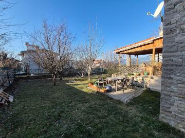 Kiralık Villa 3+1 Temiz Beşyol Mahallesinde Doğanın İçinde