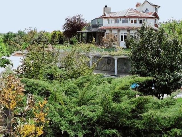 Doğanın Kalbin'de Orman İçinde Site İçi Kiralık Villa Eşyalı