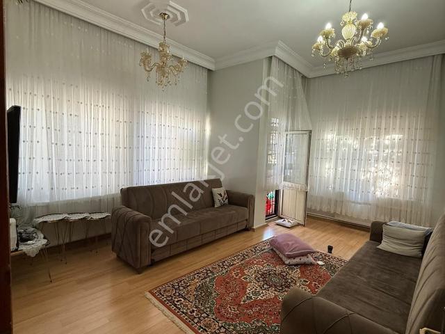 Doğan'dan gazikent'te 1.kat Hazır Kiracılı 3+1 Satılık Daire