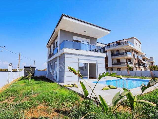 Döşemealtı Altınkale Satılık Havuzlu İskanlı Villa