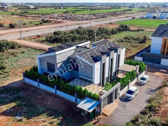 Döşemealtı Altınkale'de 5 + 1 Lüks Villa