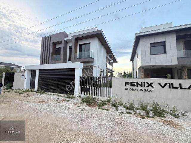 Döşemealtı Altınkalede 978m² Arsa İçinde İskanlı Ultra Lüks 4+1