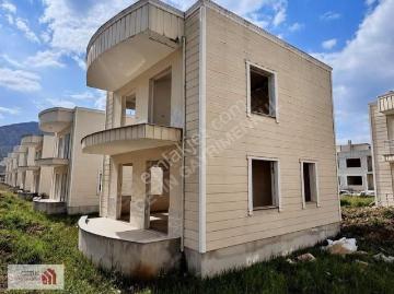 Döşemealtı Bademağacı Teraslı,bahçeli Siteiçi 2+1 Villa Fırsatı