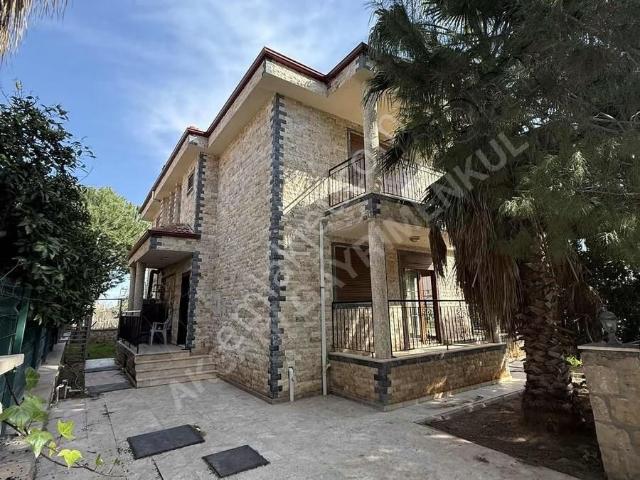 Döşemealtı Düzlerçamın'da Çok Geniş 6+2 Kiralık Villa