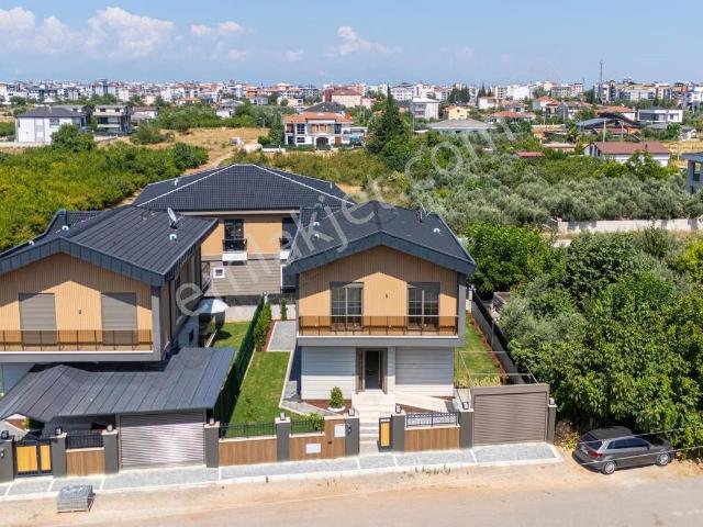 Döşemealtı Kırkgöz Yeniköyde Satılık 5+1 Müstakil Villa
