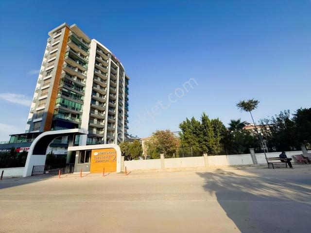 Döşemealtının Merkezinde, Havuzlu Sitede Elit Kiralık 2+1