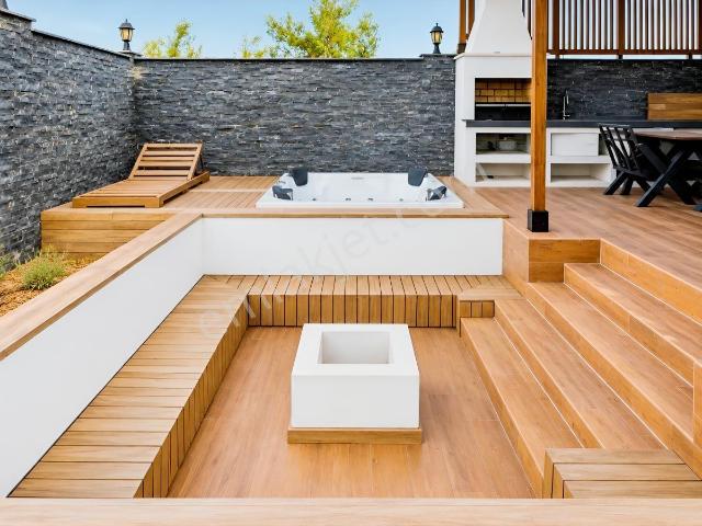 Döşemealtı'nda Özel Bahçeli, Jakuzili, Ayrıcalıklı 4+1 Villa