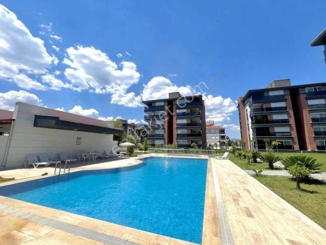 Döşemealtın'da Ayrı Mutfaklı Sitede 2+1 Daire