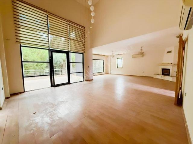 Döşemealtın'da Kiralık 10+1 Villa Veya İşyeri'ye Uygun