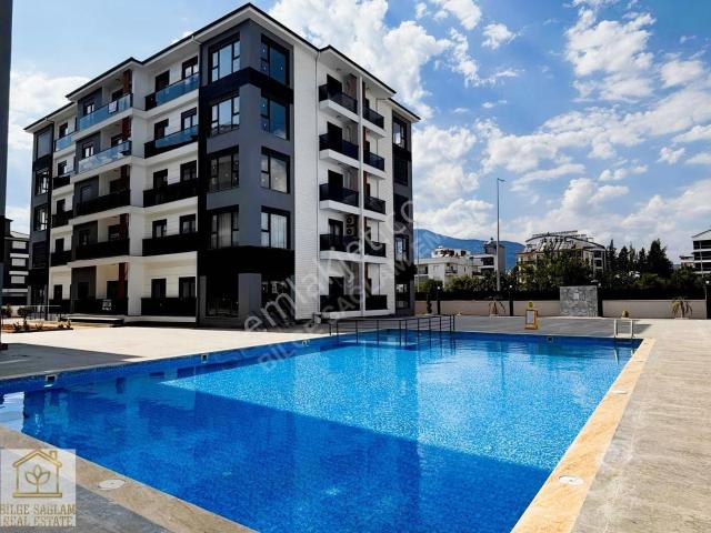 Döşemealtında Site İçi Havuzlu Kapalı Otoparklı Eşyalı 1+1